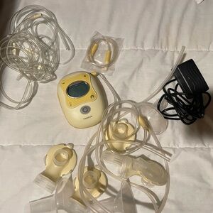 Portable medela freestyle pump